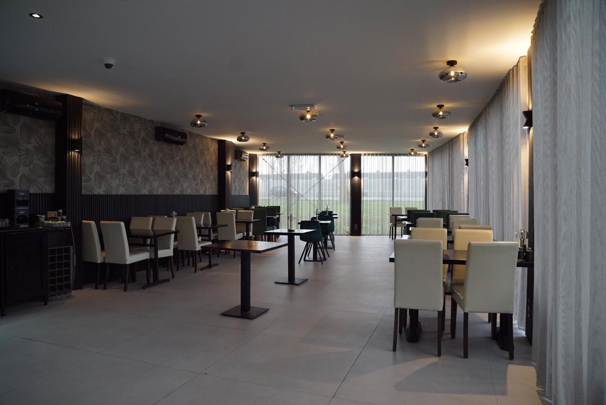 Ma Airport Hotel